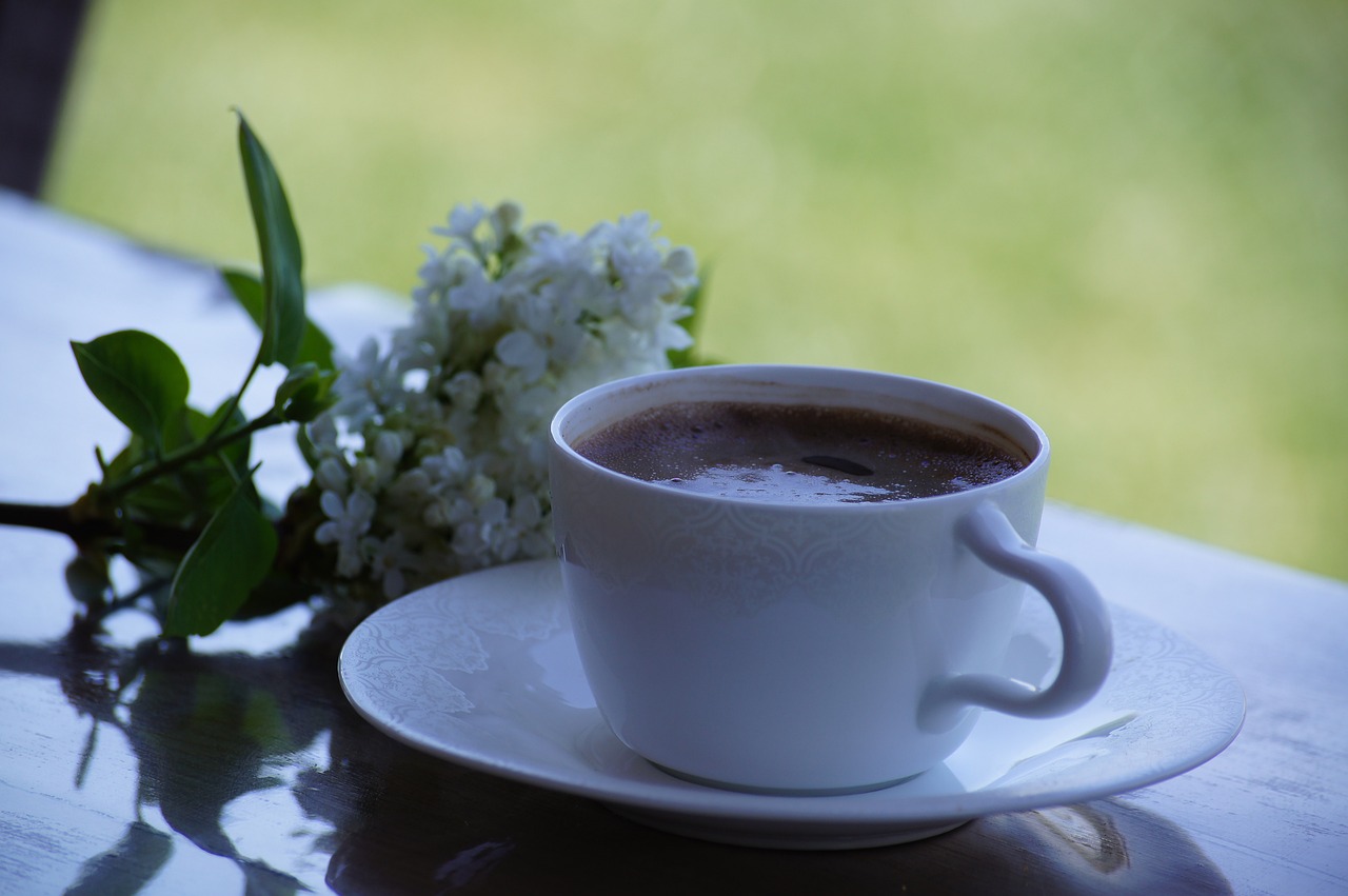 How to Create Personalized Mugs with Crafts